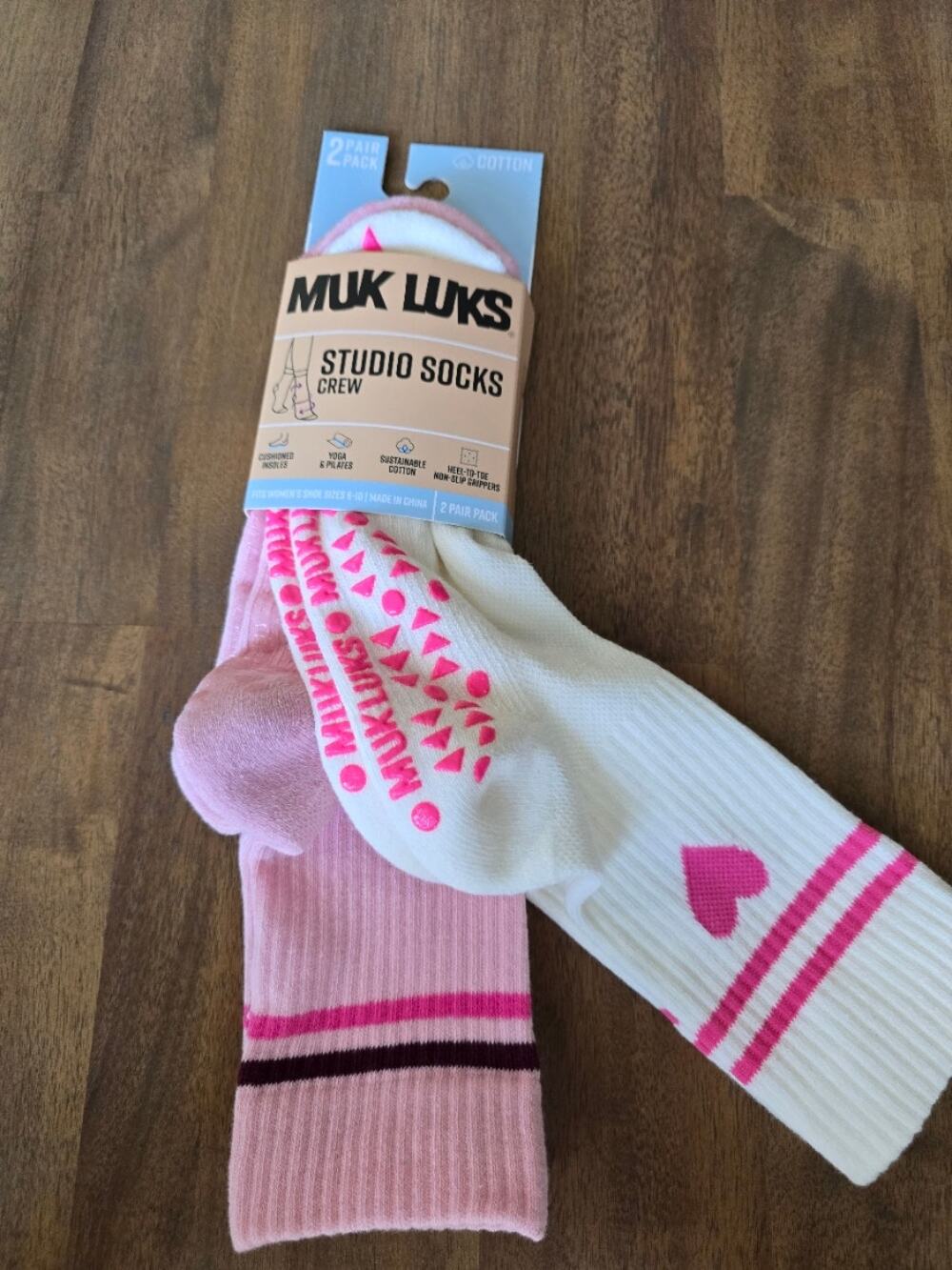 MUK LUKS Women's Pilates Cotton Crew Socks, 2-Pack, Shoe Sizes 6-10 Grip, Yoga